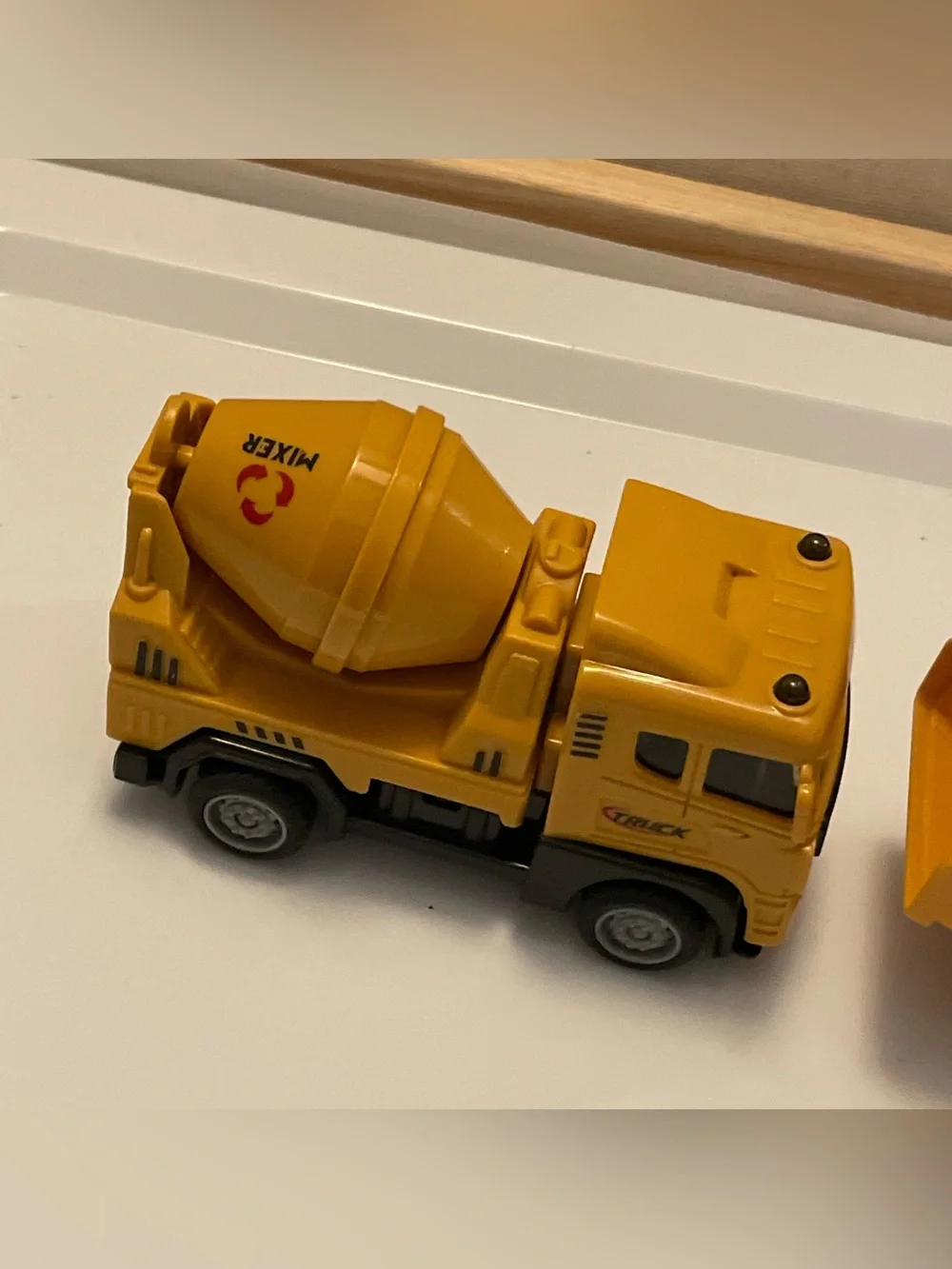 N/A durable yellow